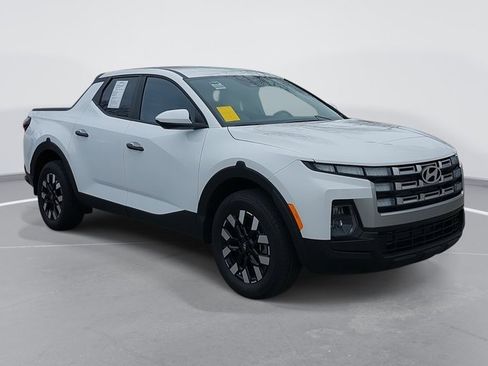 Used 2025 Hyundai Santa Cruz SE image 3