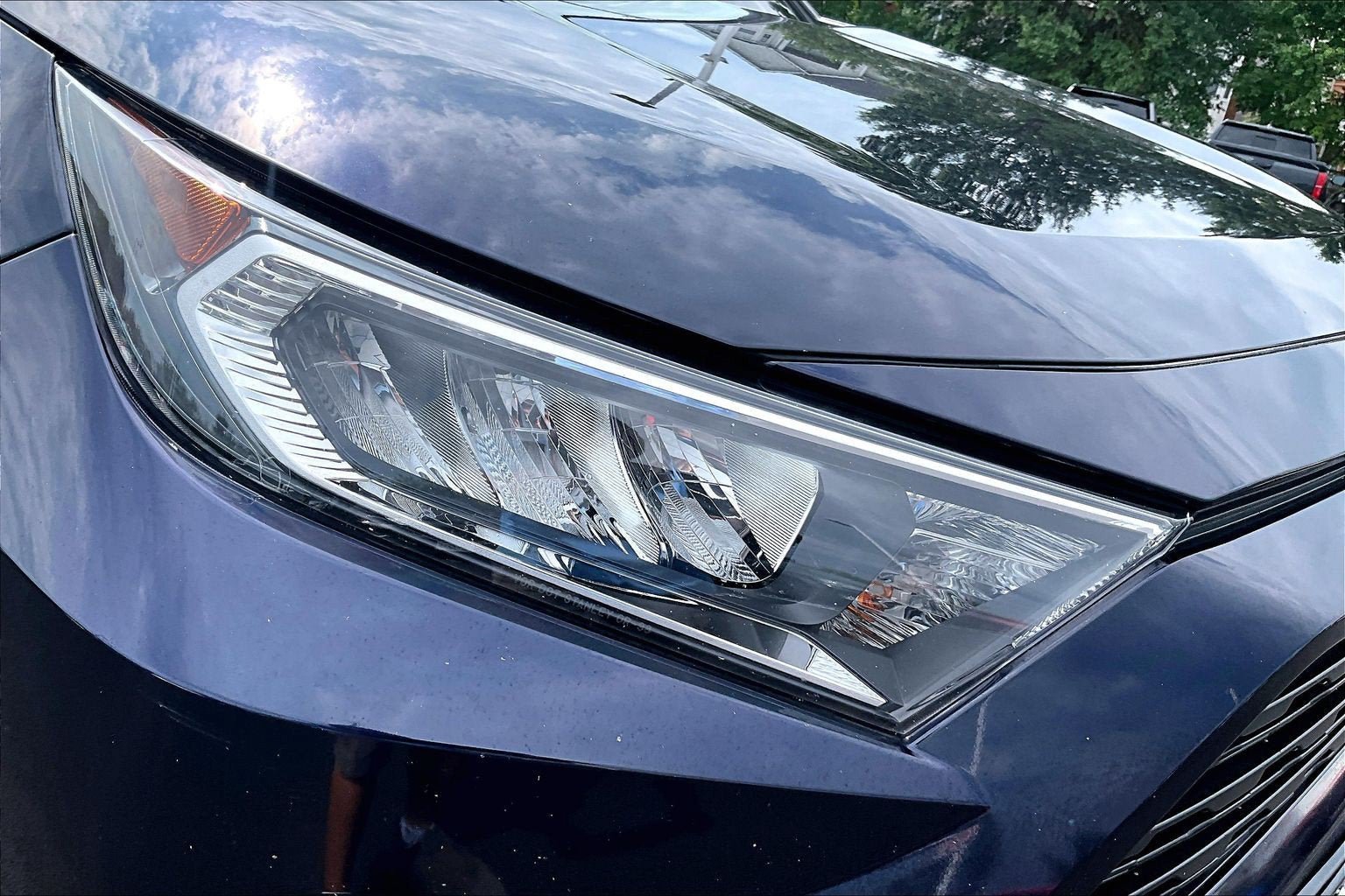 Used 2020 Toyota RAV4 XLE Premium AWD/4WD image 27