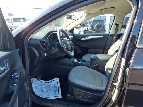 Used 2020 Ford Escape SE image 10