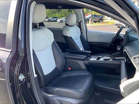 Used 2025 Toyota Sienna XSE image 7