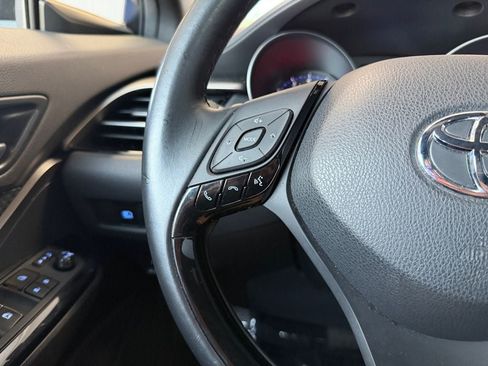 Used 2019 Toyota C-HR XLE FWD image 15