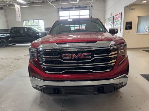New 2026 GMC Sierra 1500 SLT image 2