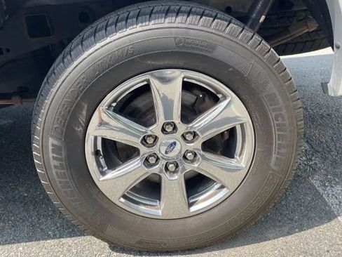 Used 2019 Ford F150 Lariat w/ Equipment Group 502A Luxury AWD/4WD image 12