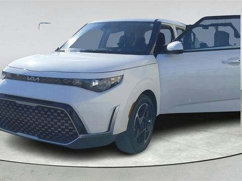 Used 2023 Kia Soul EX image 10