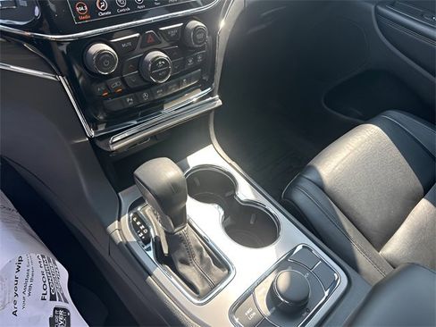 Used 2022 Jeep Grand Cherokee Limited w/ Trailer Tow Group IV image 13