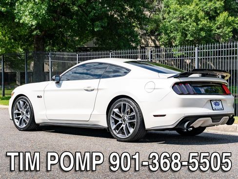 Used 2017 Ford Mustang GT Premium w/ Equipment Group 401A RWD image 8