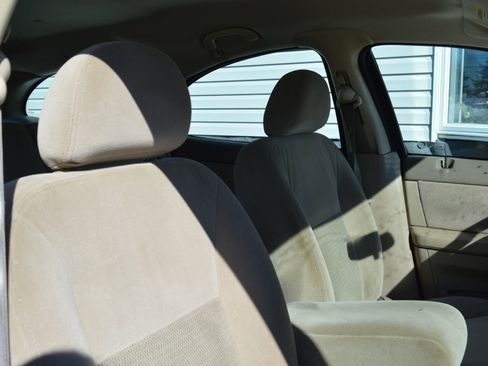 Used 2003 Ford Taurus SE image 18