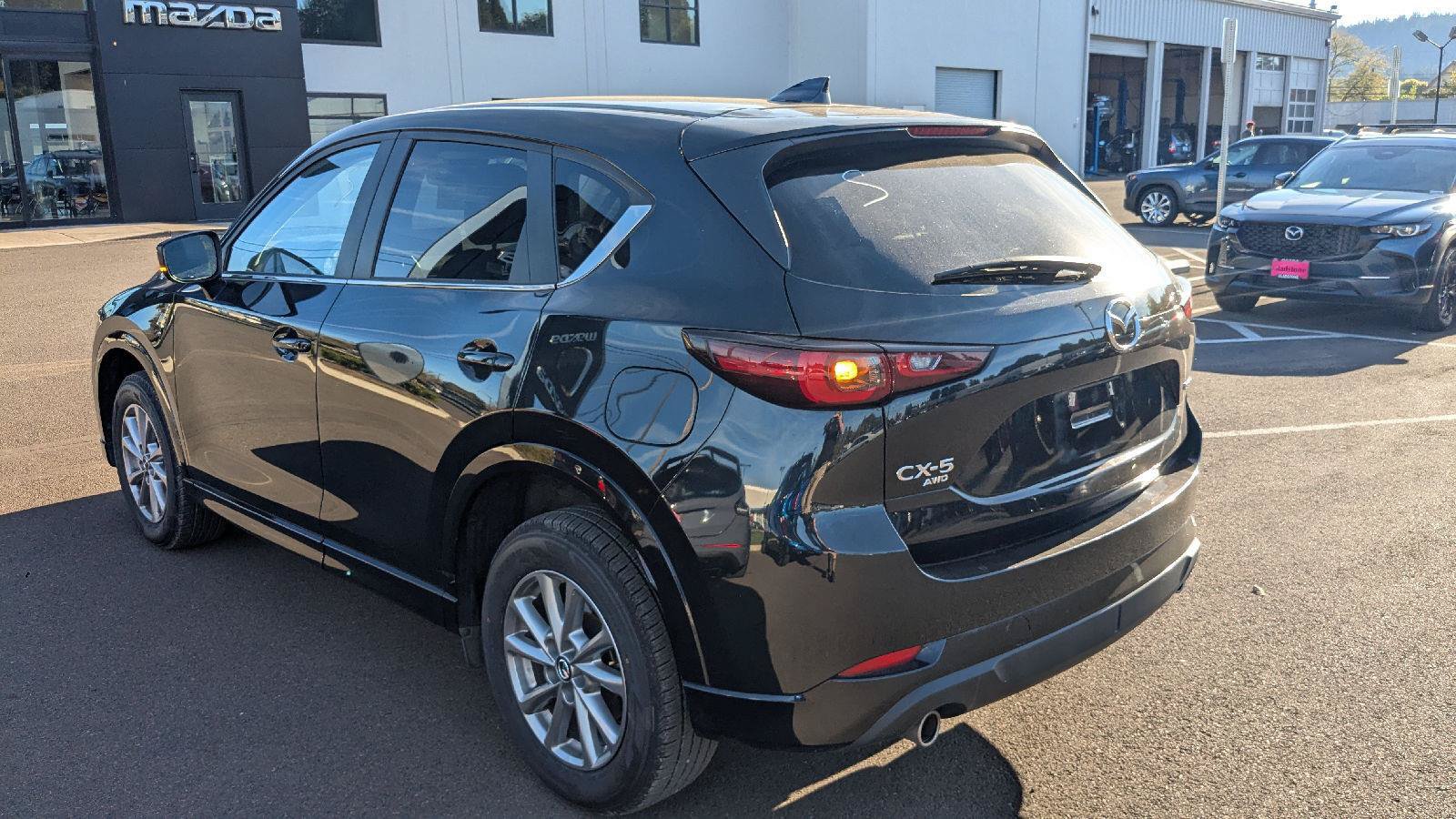 Used 2025 MAZDA CX-5 AWD 2.5 S w/ Preferred Package image 3