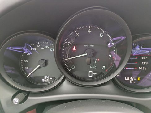 Certified 2025 Porsche Macan AWD/4WD image 16