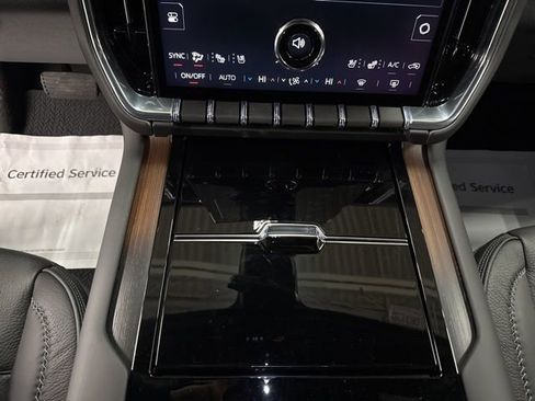 New 2026 GMC Yukon Denali w/ Denali Reserve Package image 17