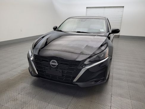 Used 2023 Nissan Altima 2.5 SV w/ SV Premium Package FWD image 15