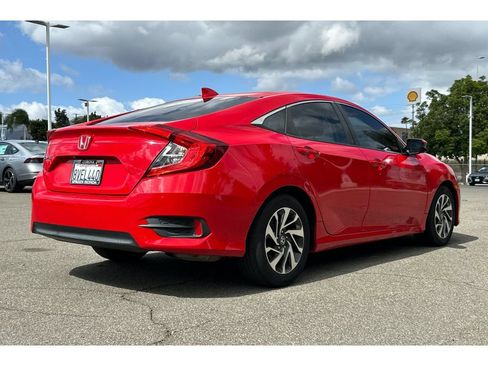Used 2018 Honda Civic EX image 6