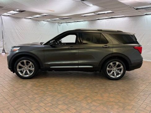 Certified 2020 Ford Explorer Platinum w/ Premium Technology Package image 4