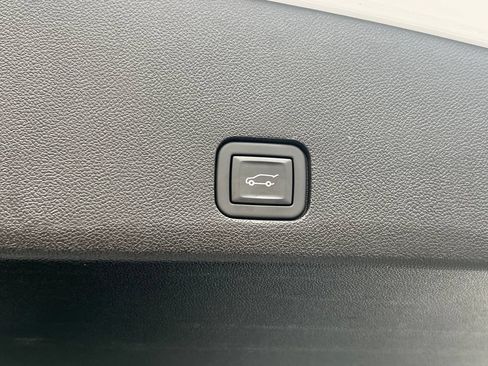 Certified 2024 Cadillac XT6 Sport w/ Technology Package AWD/4WD image 21