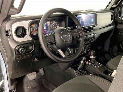Used 2025 Jeep Wrangler Sport image 17