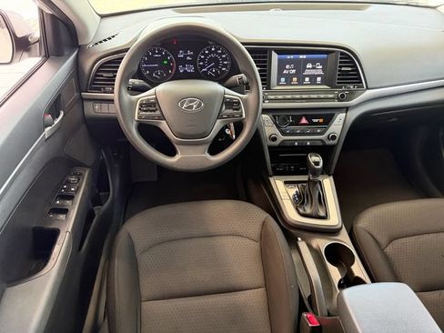 Used 2018 Hyundai Elantra SE w/ SE Connectivity Package 04 FWD image 8
