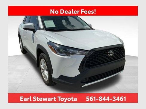 Certified 2024 Toyota Corolla Cross LE FWD image 1