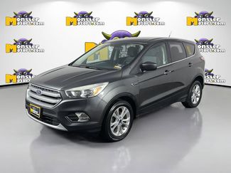Used 2017 Ford Escape SE video 1