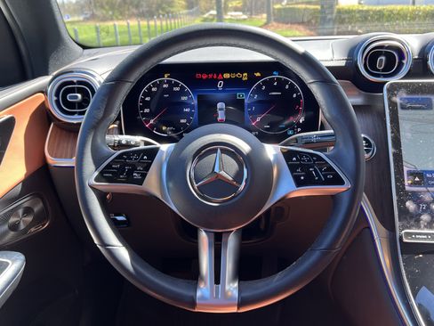 Used 2023 Mercedes-Benz GLC 300 300 image 18