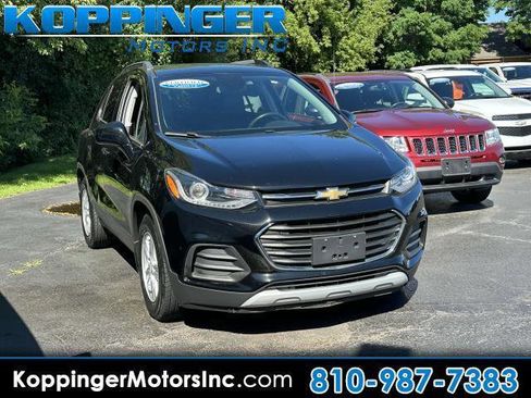 Used 2018 Chevrolet Trax LT w/ LT Convenience Package image 1