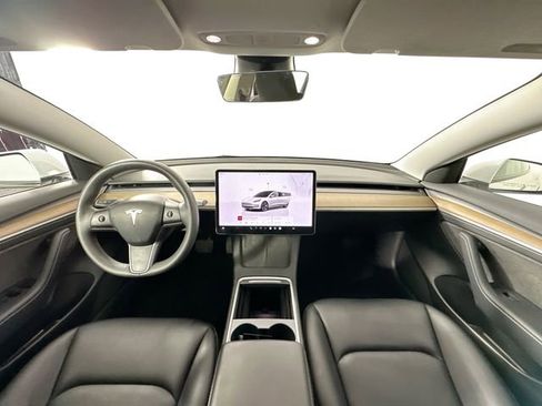 Used 2023 Tesla Model 3 Standard Range RWD image 3
