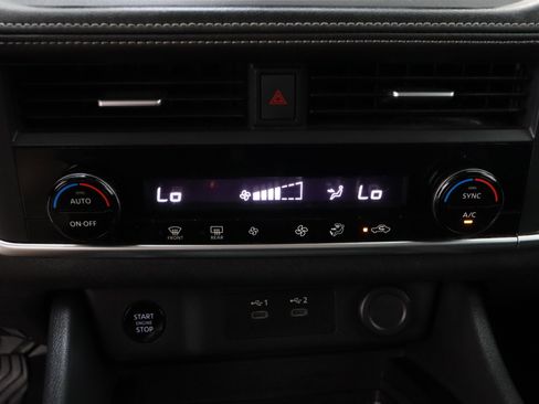 Used 2024 Nissan Rogue SV FWD image 20