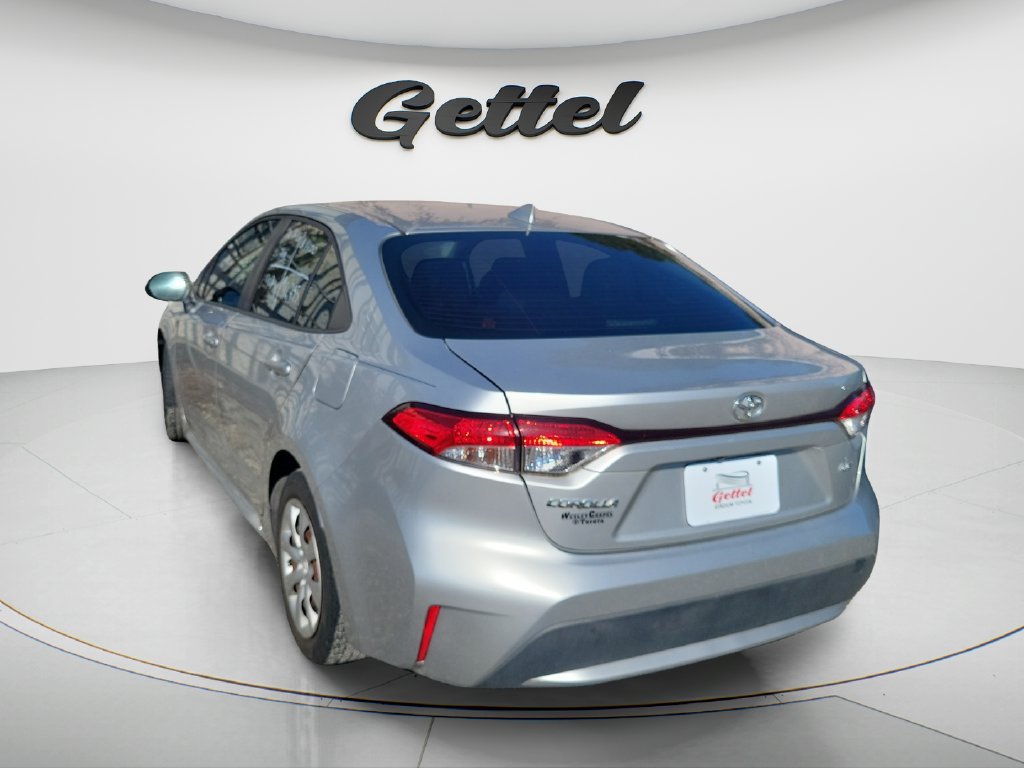 Used 2020 Toyota Corolla LE FWD image 2