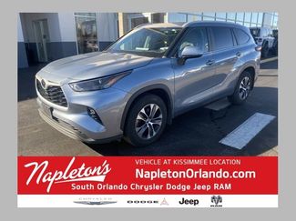 Used 2023 Toyota Highlander XLE video 1