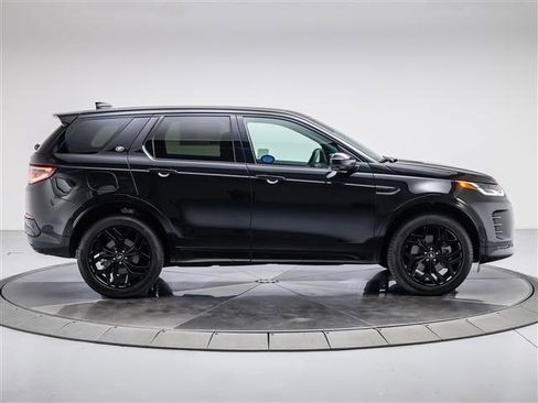 New 2026 Land Rover Discovery Sport Landmark image 4