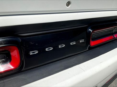 Used 2019 Dodge Challenger SXT RWD image 30