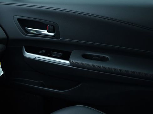 Used 2025 Toyota Sienna Platinum image 12