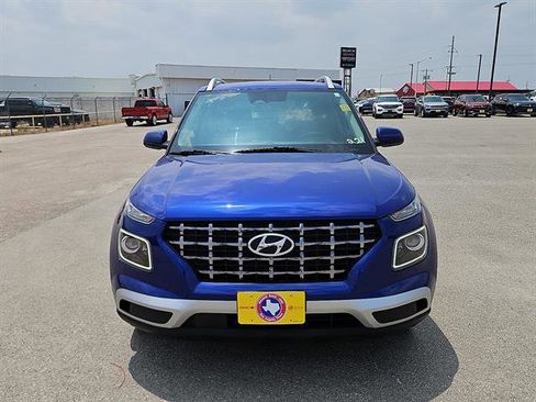 Used 2024 Hyundai Venue Limited FWD image 8