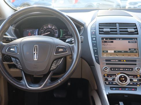 Used 2017 Lincoln MKZ Reserve image 9