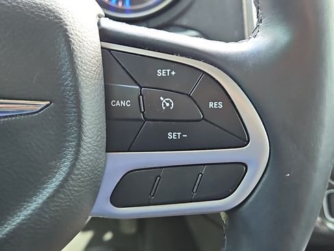 Used 2019 Chrysler 300 Touring w/ Sport Appearance Package AWD/4WD image 23