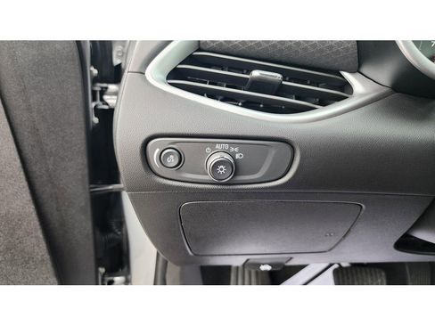 Used 2025 Chevrolet Malibu LT image 28