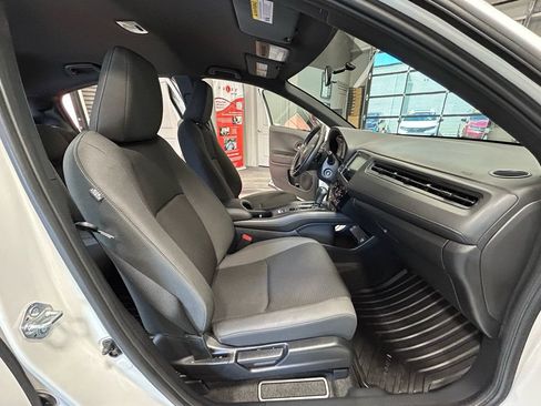 Used 2021 Honda HR-V Sport image 41