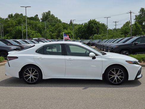 Used 2024 Toyota Camry SE w/ Convenience Package FWD image 2