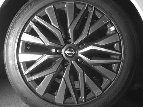 Used 2025 Nissan Altima 2.5 SV image 15