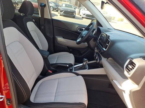 Certified 2026 Hyundai Venue SEL FWD image 7