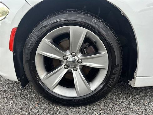 Used 2017 Dodge Charger SXT w/ Navigation & Travel Group RWD image 15