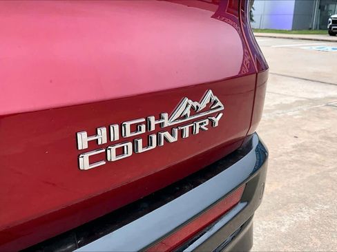 New 2026 Chevrolet Traverse High Country FWD image 16
