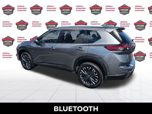 Used 2025 Nissan Rogue SL w/ Tech Package image 4