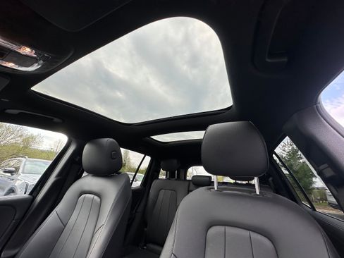 Used 2021 Mercedes-Benz GLB 250 4MATIC image 35