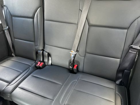 Used 2025 GMC Yukon Denali AWD/4WD image 13