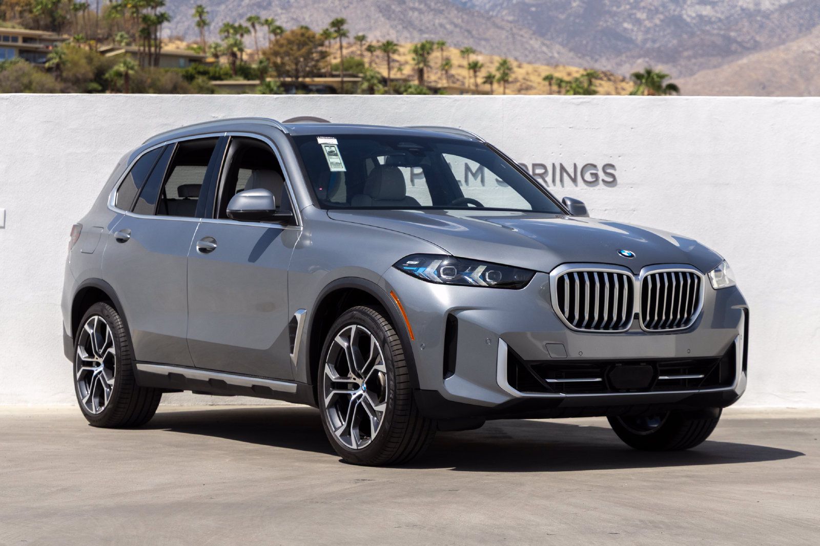 Certified 2026 BMW X5 sDrive40i w/ Parking Assistance Package RWD image 2