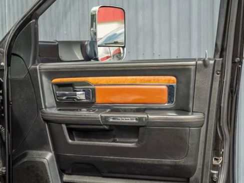 Used 2017 RAM 3500 Laramie Longhorn image 43