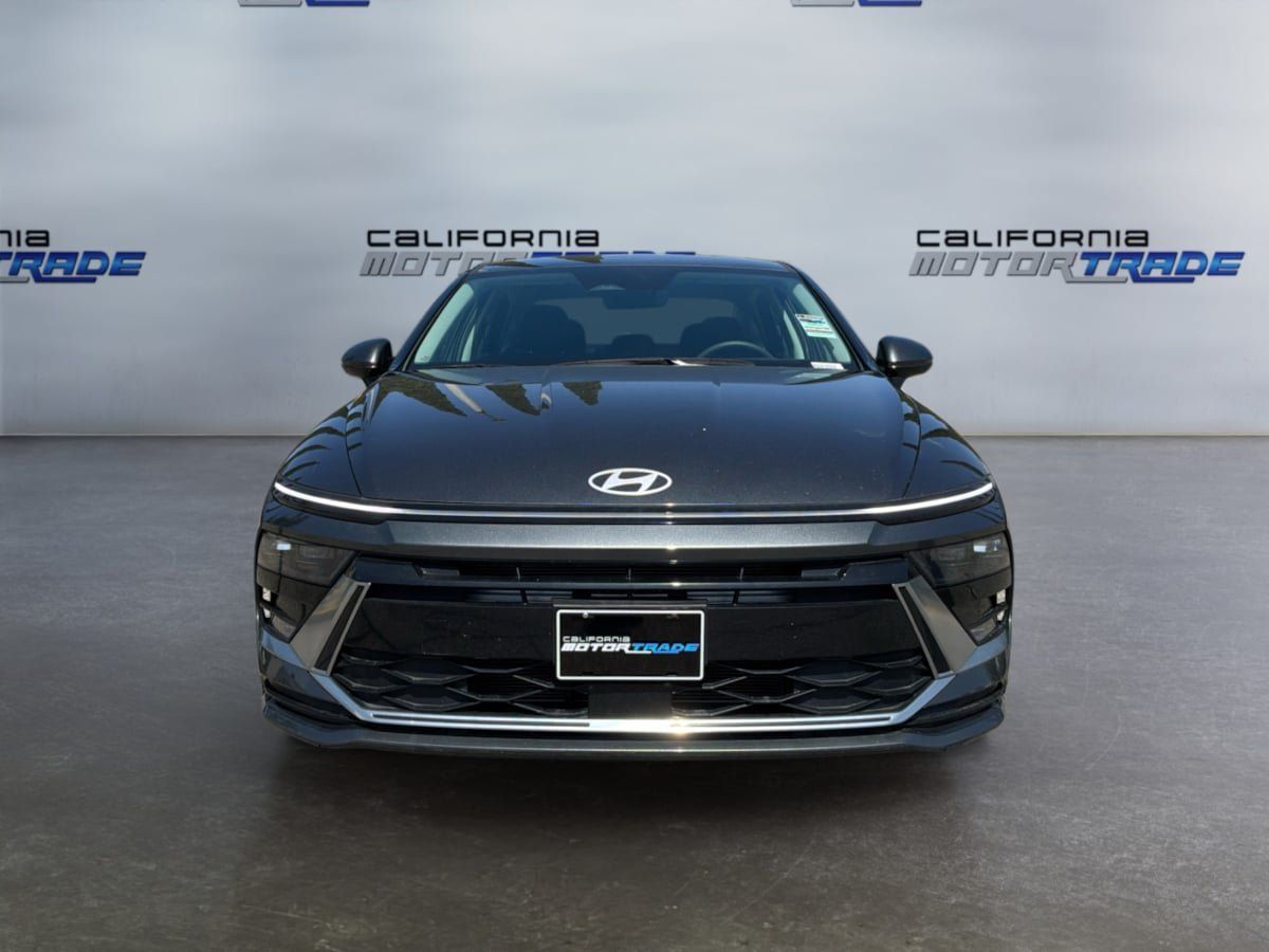 Used 2024 Hyundai Sonata SEL FWD image 2