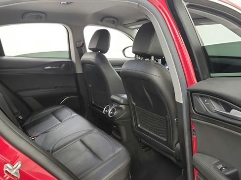 Used 2018 Alfa Romeo Stelvio AWD image 31