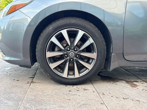 Used 2016 Nissan Altima 2.5 SL w/ 2.5 Technology w/LED Package FWD image 9
