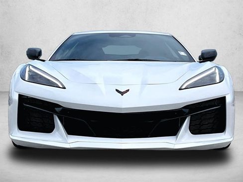 Used 2025 Chevrolet Corvette Z06 RWD image 3